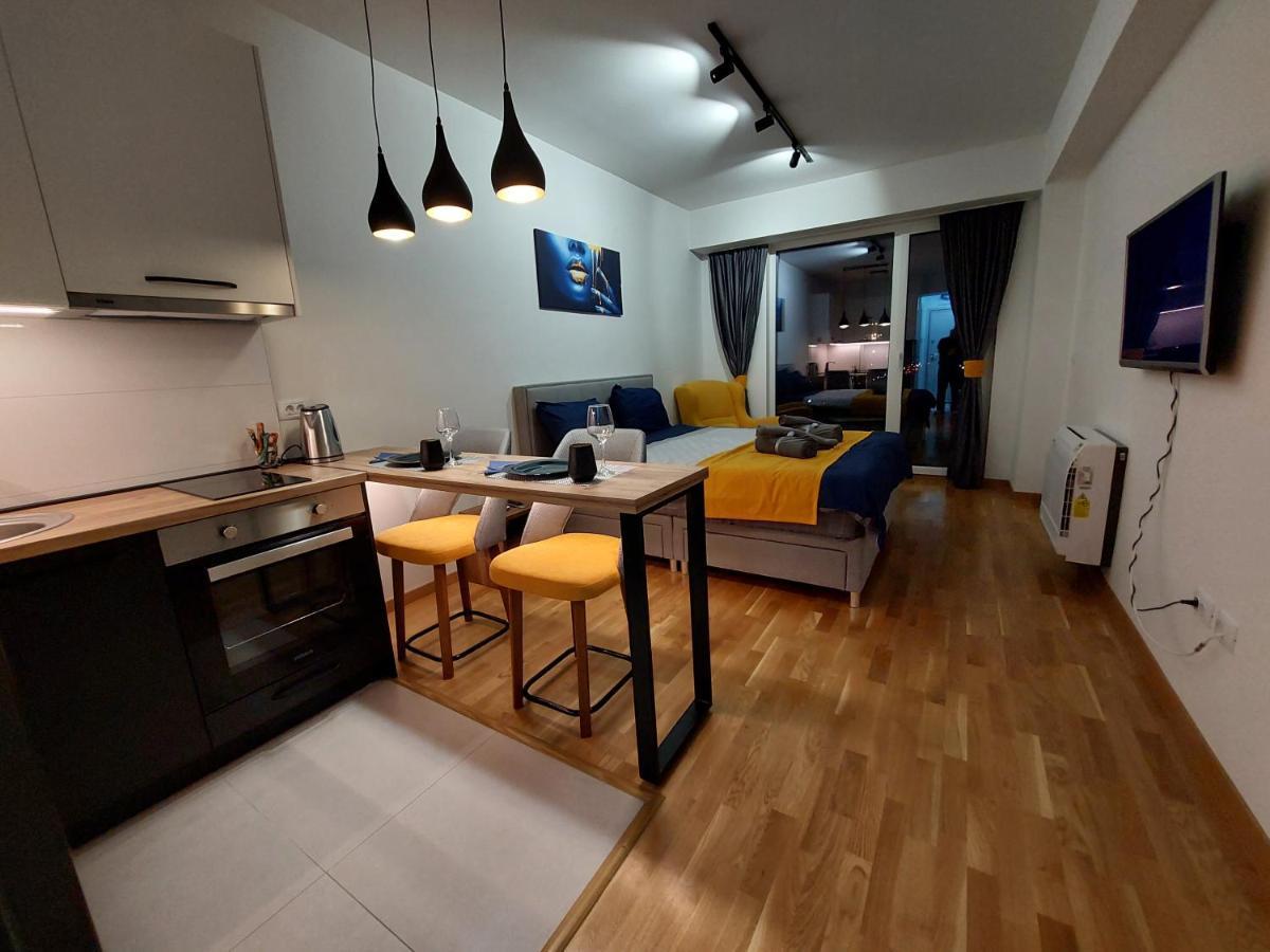 Box Apartment سكوبجي المظهر الخارجي الصورة